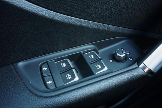 Audi Q2 35 TFSI S Edition Schuif/kanteldak !Lage Kilometerstand!