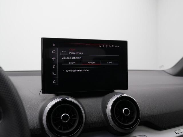 Audi Q2 35 TFSI 150 pk S-tronic S edition / S-Line | Matrix LED | Navigatie | Parkeersensoren achter | Carplay