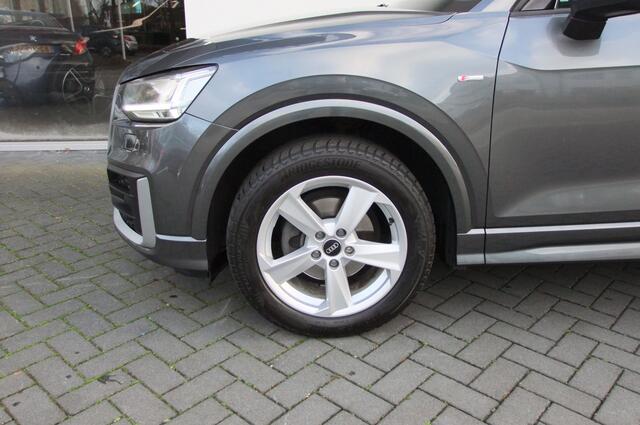 Audi Q2 35 TFSI S Edition / S Line / Navigatie/ Parkeersensoren/ Trekhaak afneembaar