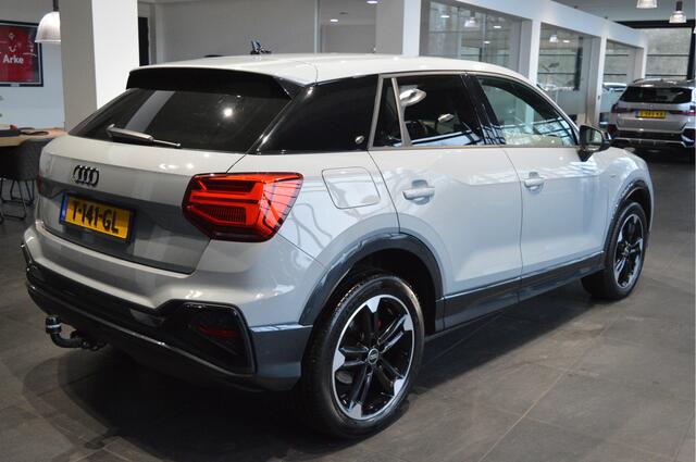 Audi Q2 35 TFSI 3X S-LINE navi clima keyless led pdc trekhaak !!
