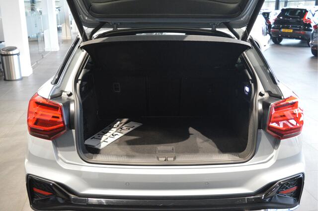 Audi Q2 35 TFSI 3X S-LINE navi clima keyless led pdc trekhaak !!