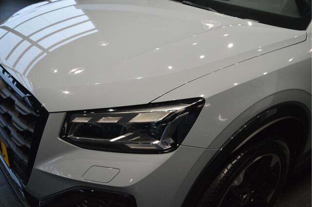 Audi Q2 35 TFSI 3X S-LINE navi clima keyless led pdc trekhaak !!