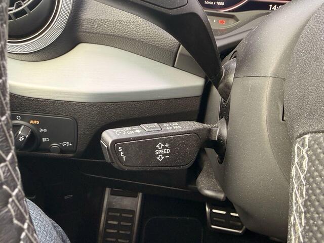 Audi Q2 35 TFSI S Edition 150pk Automaat | Trekhaak | Stoelverwarming | Elek Achterklep | Navigatie | S-line