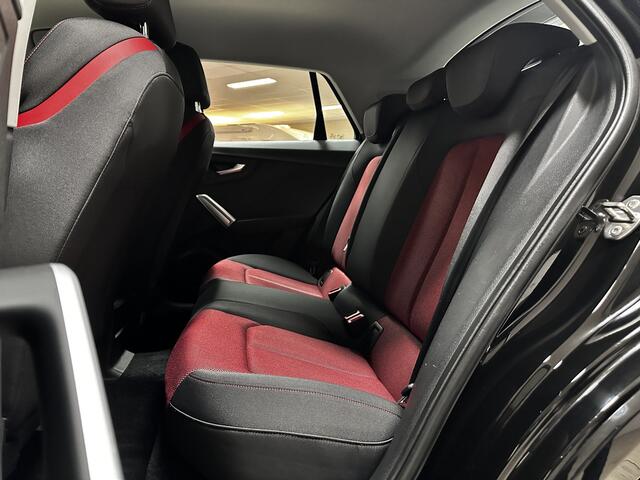 Audi Q2 30 TFSI epic/ LED Koplampen!/ Trekhaak/ LED Dagrijverl./ 17''LMV/ Clima/ Navi/ Cruise/ Bluetooth/ Multi.LEDER.Stuur/ Elek.Pakket/ Isofix/ PDC Achter.