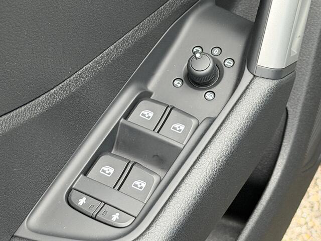 Audi Q2 35 TFSI 150pk S-tronic Advanced | Trekhaak | 4-season| Vernieuwd dashboard | Camera | Carplay | Adapt. Cruise | Rijklaar incl. garantie