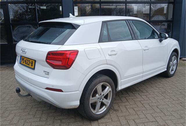 Audi Q2 1.0 TFSI / camera / trekhaak