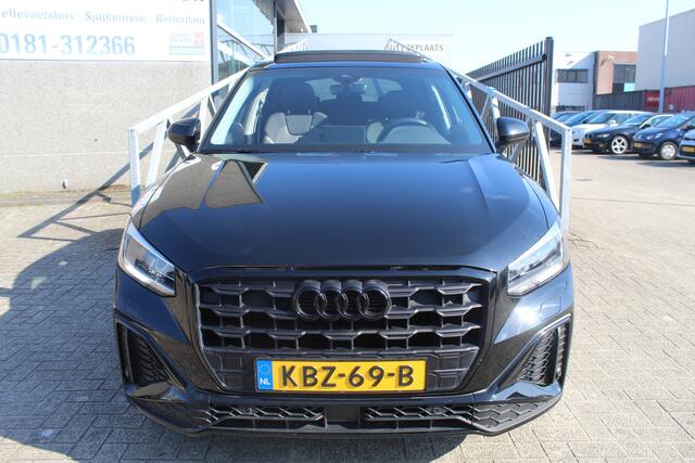 Audi Q2 35 TFSI S-Line Automaat/Panoramadak/Afneembare trekhaak/Virtual cockpit/Achteruitrijcamera/Parkeersensoren rondom/Apple carplay/Stoelverwarming/Climate control/Elektrische achterklep/Cruise control/DAB/19'' Lichtmetalen velgen.