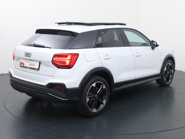 Audi Q2 35 TFSI S Edition | 150 PK | Automaat | Trekhaak | Panoramadak | Adaptive Cruisecontrol | Stoelverwarming |