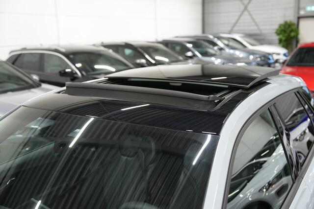 Audi Q2 35 TFSI 3x S-Line Edition one * Pano - Virtual - B&O - Leder - Camera - Keyless - 19" - Matrix - Sfeer *