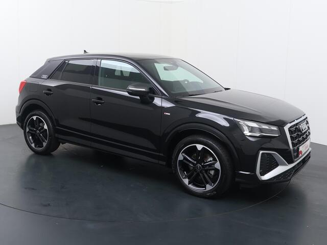 Audi Q2 35 TFSI S Edition | 150 PK | Automaat | Trekhaak | Matrix LED koplampen | 18" LM velgen | S line | Sonos|