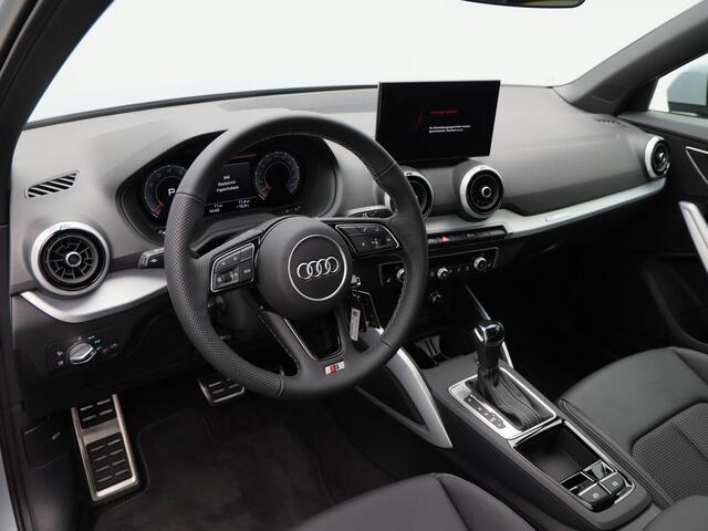 Audi Q2 S edition 35 TFSI| 150 PK | Privacy glas | Electrische achterklep | Stoelverwarming | Zwart Optiek | 17 inch