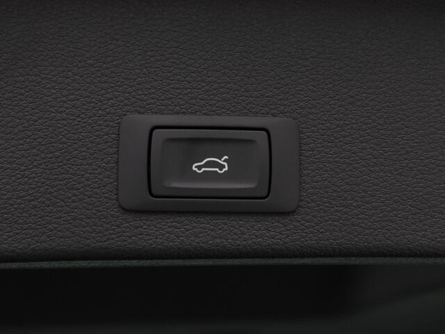 Audi Q2 S edition 35 TFSI| 150 PK | Privacy glas | Electrische achterklep | Stoelverwarming | Zwart Optiek | 17 inch