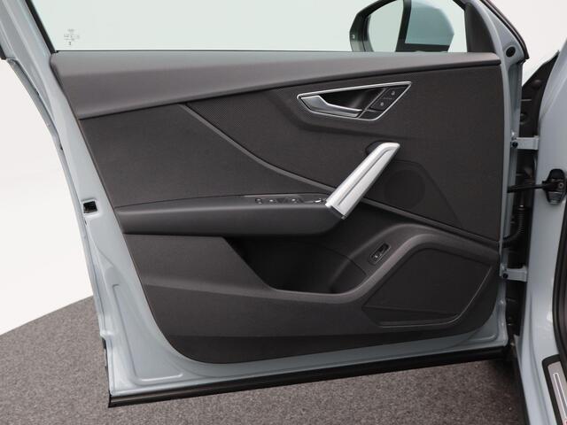 Audi Q2 S edition 35 TFSI| 150 PK | Privacy glas | Electrische achterklep | Stoelverwarming | Zwart Optiek | 17 inch