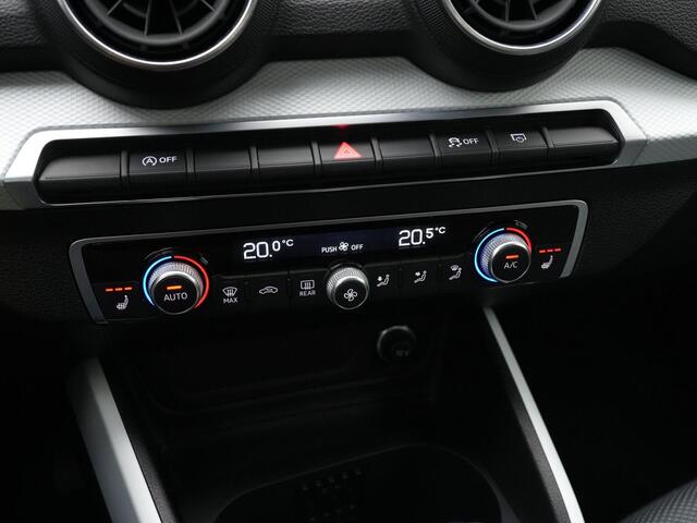 Audi Q2 35 TFSI 150 pk S-tronic S-Line | Trekhaak | Achteruitrijcamera | Stoelverwarming | Navigatie