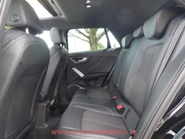 Audi Q2 35 TFSI S Edition S-LINE / NAVI / SCHUIF-KANTELDAK / 18" INCH
