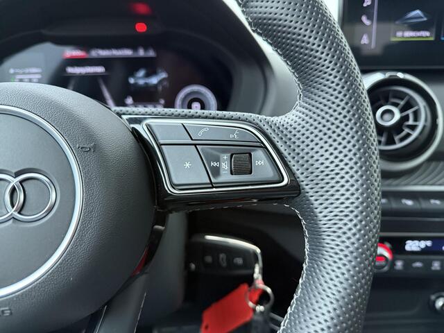 Audi Q2 35 TFSI S Edition | 150 PK | Automaat | Trekhaak | Panoramadak | Adaptive Cruisecontrol | Stoelverwarming |