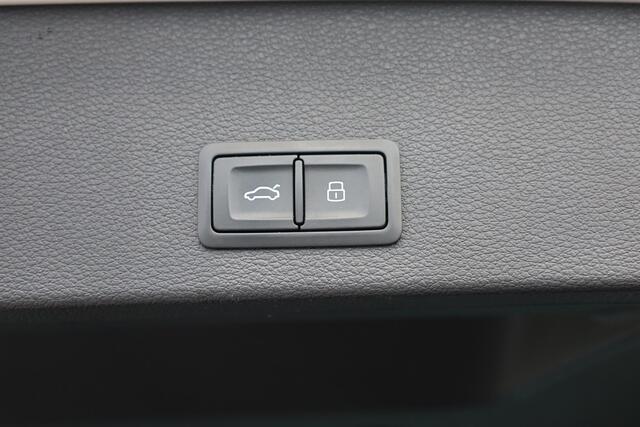 Audi Q2 35 TFSI CoD Sport Edition #2 Achteruitrijcamera, dimmende spiege,l spiegels inklapbaar, cruise control, ACC, dodehoek sensor, keyless, elektrische achterklep, stoelverwarming en pdc voor en achter