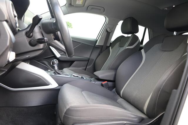 Audi Q2 35 TFSI CoD Sport Edition #2 Achteruitrijcamera, dimmende spiege,l spiegels inklapbaar, cruise control, ACC, dodehoek sensor, keyless, elektrische achterklep, stoelverwarming en pdc voor en achter