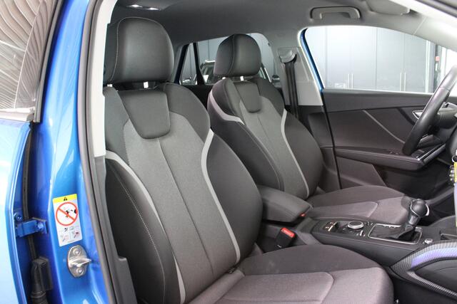 Audi Q2 1.4 TFSI CoD #limited Automaat / Carplay / PDC achter / Ambiance verlichting / Cruise control / Led /