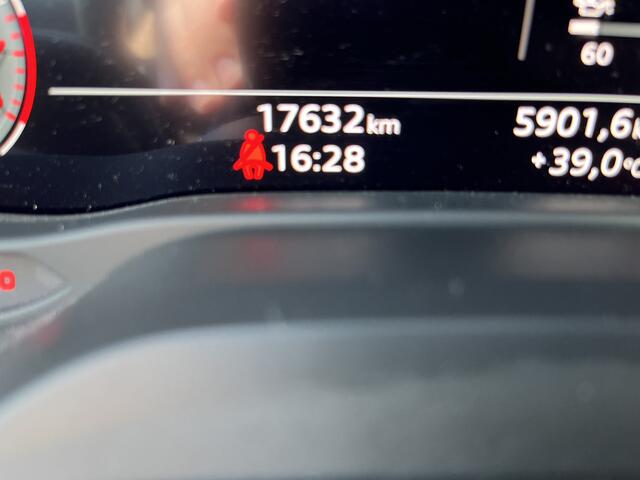 Audi Q2 35 TFSI S-Line / AUTOMAAT/ GARANTIE TM 07-2029/ PANO/ 2X S-LINE/ ACC/ PARK.SENSOREN V+A/ CAMERA/ SMARTPHONE INTERFACE/ STOELVERWARM./ ELEK.ACHTERKLEP/ KEYLESS/ DIGITAL DASH/ NAVI/ DAB/ CLIMA/ LED/ 17'' LMV