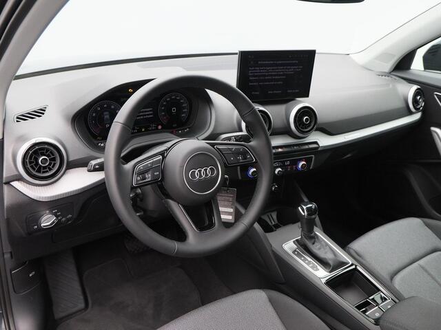 Audi Q2 35 TFSI Advanced edition | 17 inch | Zwart optiek | Elektrische achterklep | Trekhaak | Led |