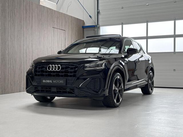 Audi Q2 35 TFSI S Edition 150PK - PANORAMADAK - AUTOMAAT - SFEERVERLICHTING - ZWART OPTIEK - KEYLES - DODEHOEK