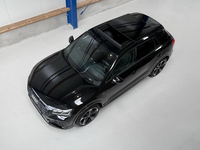 Audi Q2 35 TFSI S Edition 150PK - PANORAMADAK - AUTOMAAT - SFEERVERLICHTING - ZWART OPTIEK - KEYLES - DODEHOEK