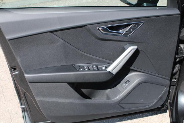 Audi Q2 35 TFSI S V-Cockpit, Carplay, CC, Stoelverwarming, Leder, Camera, Parksens. V en A, Elektr. klep, 17" LMV