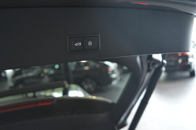 Audi Q2 35 TFSI 2X S-LINE navi keyless camera led pdc 150 pk !!