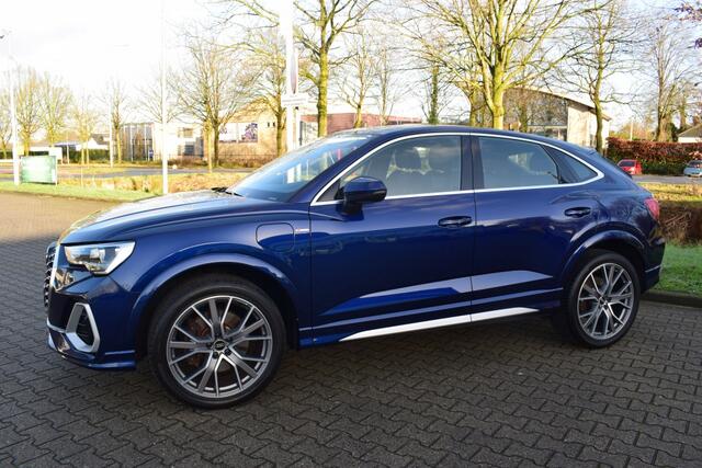 Audi Q3 45 TFSI S-Line Plug-in Hybrid 245 PK | PANO | 20 INCH | RIJKLAAR