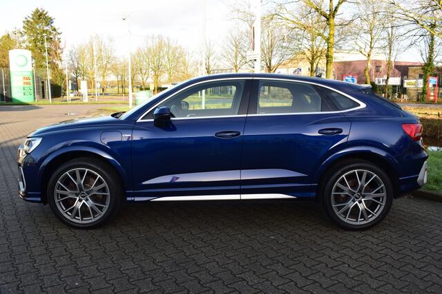 Audi Q3 45 TFSI S-Line Plug-in Hybrid 245 PK | PANO | 20 INCH | RIJKLAAR