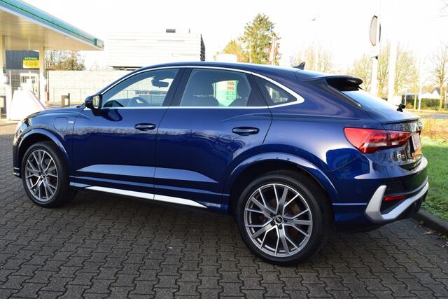 Audi Q3 45 TFSI S-Line Plug-in Hybrid 245 PK | PANO | 20 INCH | RIJKLAAR