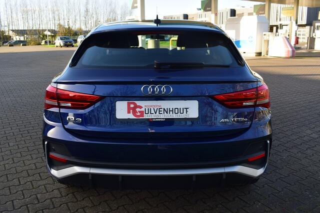 Audi Q3 45 TFSI S-Line Plug-in Hybrid 245 PK | PANO | 20 INCH | RIJKLAAR