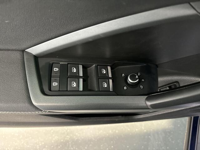 Audi Q3 45 TFSI e S edition · Panoramadak · Camera · Keyless · Dodehoeksensor · Elek. Achterklep · Smartphone Interface · 19'' Inch · Garantie t/m 04-04-2028 of 100.000km