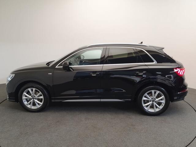 Audi Q3 35 TFSI 150pk S-Tronic S-Line Camera, Virtual cockpit, Leder/alcantara