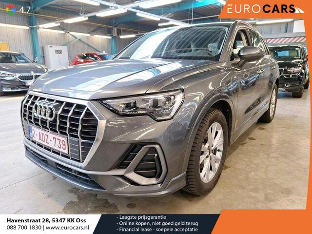 Audi Q3 35 TFSI S Line Climate control Adaptive cruise control Navigatie LED Trekhaak Panorama dak Parkeersensoren + camera Apple Carplay/ Android Auto
