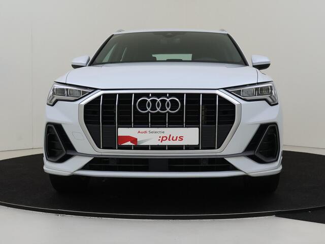 Audi Q3 45 TFSI e S edition | Trekhaak | Achteruitrijcamera | Navigatie | Virtual cockpit | S-line interieur | Dodehoek detectie | Climate control |