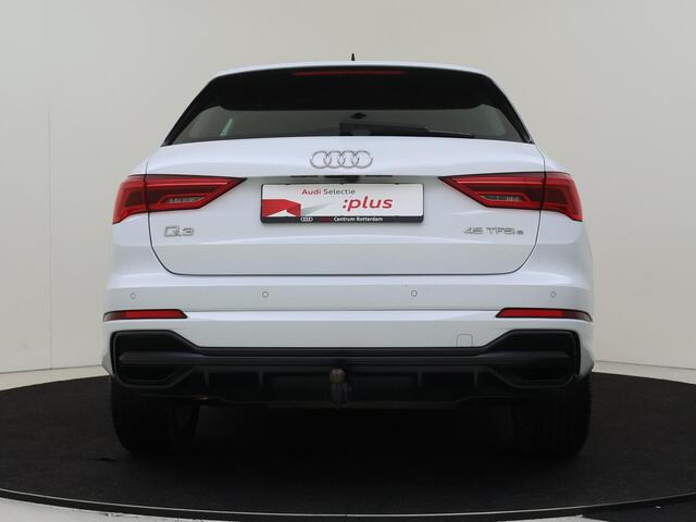 Audi Q3 45 TFSI e S edition | Trekhaak | Achteruitrijcamera | Navigatie | Virtual cockpit | S-line interieur | Dodehoek detectie | Climate control |