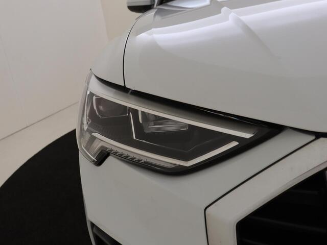 Audi Q3 45 TFSI e S edition | Trekhaak | Achteruitrijcamera | Navigatie | Virtual cockpit | S-line interieur | Dodehoek detectie | Climate control |