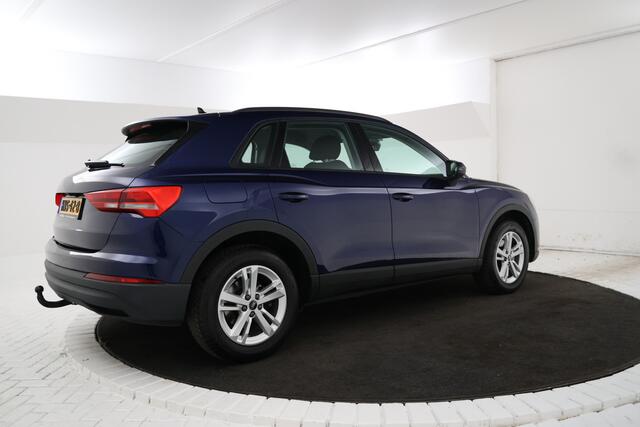 Audi Q3 35 TFSI Advanced edition Airco, Apple carplay, Achterruitrij camera.
