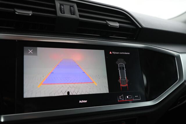Audi Q3 35 TFSI Advanced edition Airco, Apple carplay, Achterruitrij camera.