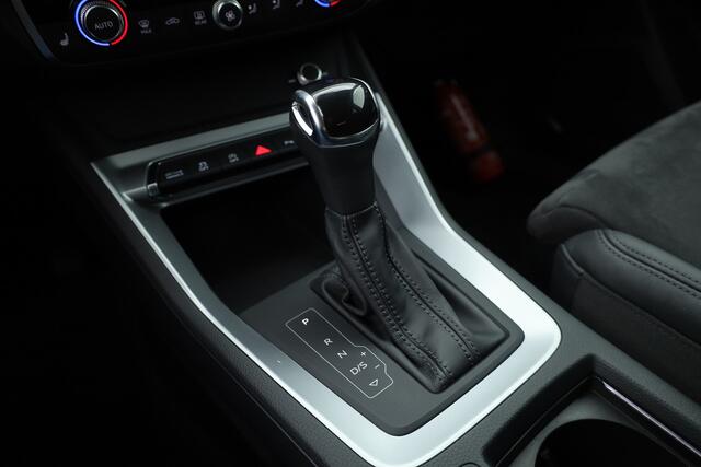 Audi Q3 Sportback 35 TFSI Business Edition | S Line | Navi | Afn. Trekhaak | Adapt. Cruise | Carplay | Camera | Stoelverw.