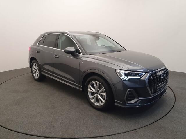 Audi Q3 35 TFSI 150pk S-Tronic S-Line Camera, Leder/alcantara, Cruise control