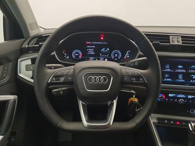 Audi Q3 35 TFSI 150pk S-Tronic S-Line Camera, Leder/alcantara, Cruise control