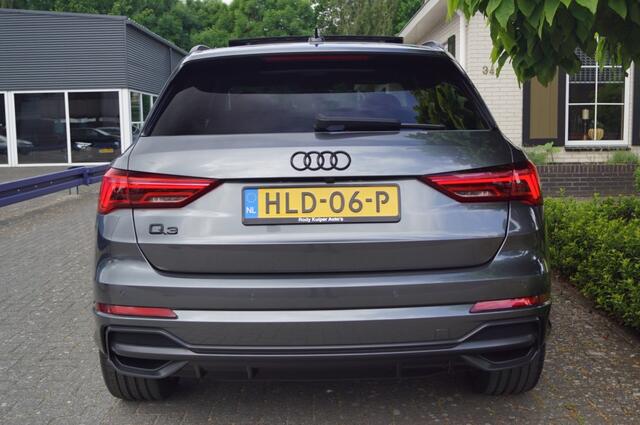 Audi Q3 35 TFSI S-line Pano/Leer/Virtual/Camera/20 inch/Ambiente/LED