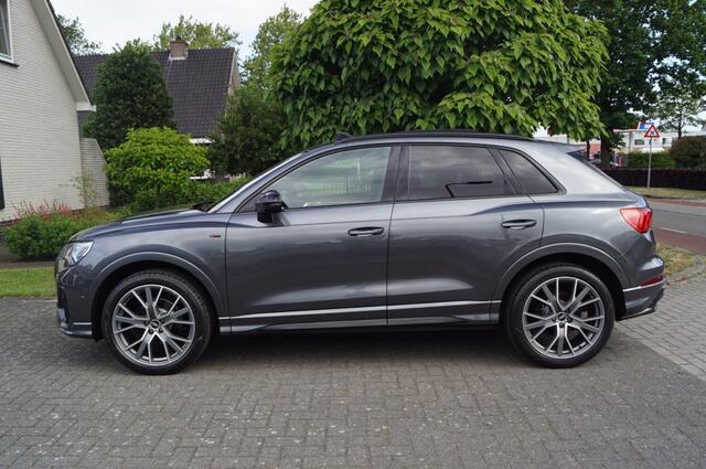 Audi Q3 35 TFSI S-line Pano/Leer/Virtual/Camera/20 inch/Ambiente/LED