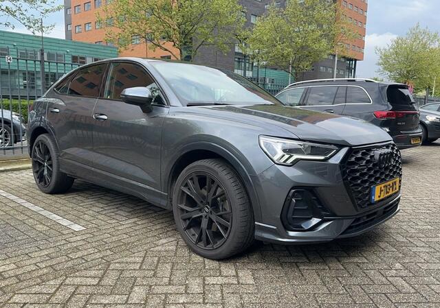 Audi Q3 Sportback 45 TFSI quattro edition one / Trekhaak / Panoramadak / Camera / Leder / 20'' / Matrix LED / Navigatie / Stoelverwarming / DAB / ACC