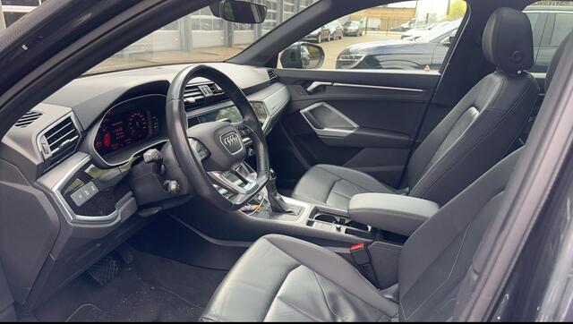 Audi Q3 Sportback 45 TFSI quattro edition one / Trekhaak / Panoramadak / Camera / Leder / 20'' / Matrix LED / Navigatie / Stoelverwarming / DAB / ACC