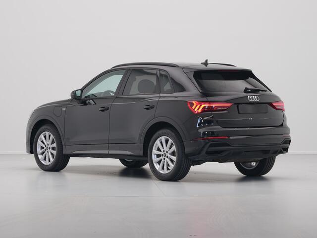 Audi Q3 45 TFSI e 245 pk S line edition Panoramadak Navi Parking plus Camera