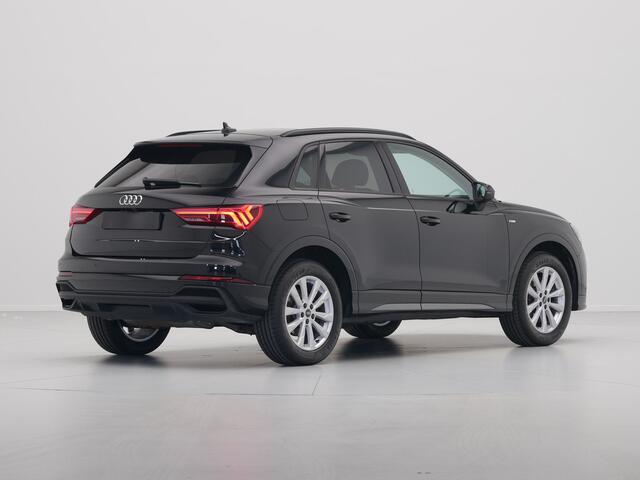 Audi Q3 45 TFSI e 245 pk S line edition Panoramadak Navi Parking plus Camera